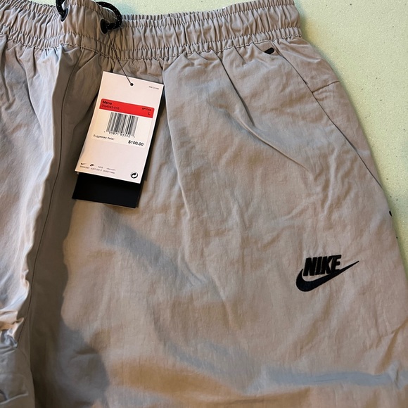 NWT Nike Windpants - Picture 2 of 3
